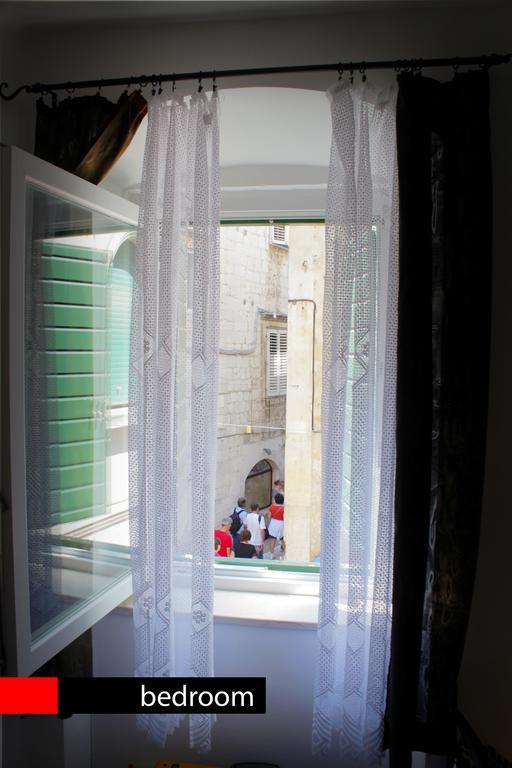 Diocletians Palace Apartment For Two Сплит Екстериор снимка