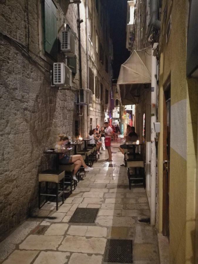 Diocletians Palace Apartment For Two Сплит Екстериор снимка